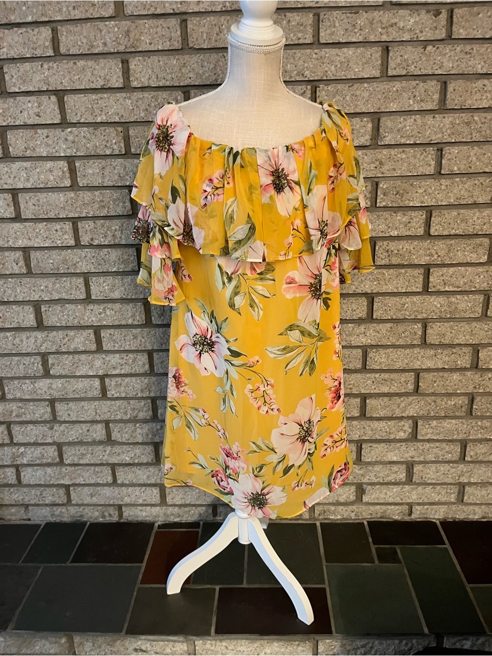 Vince Camuto Yellow Floral Off Shoulder Ruffle Dress Size 14 NWT